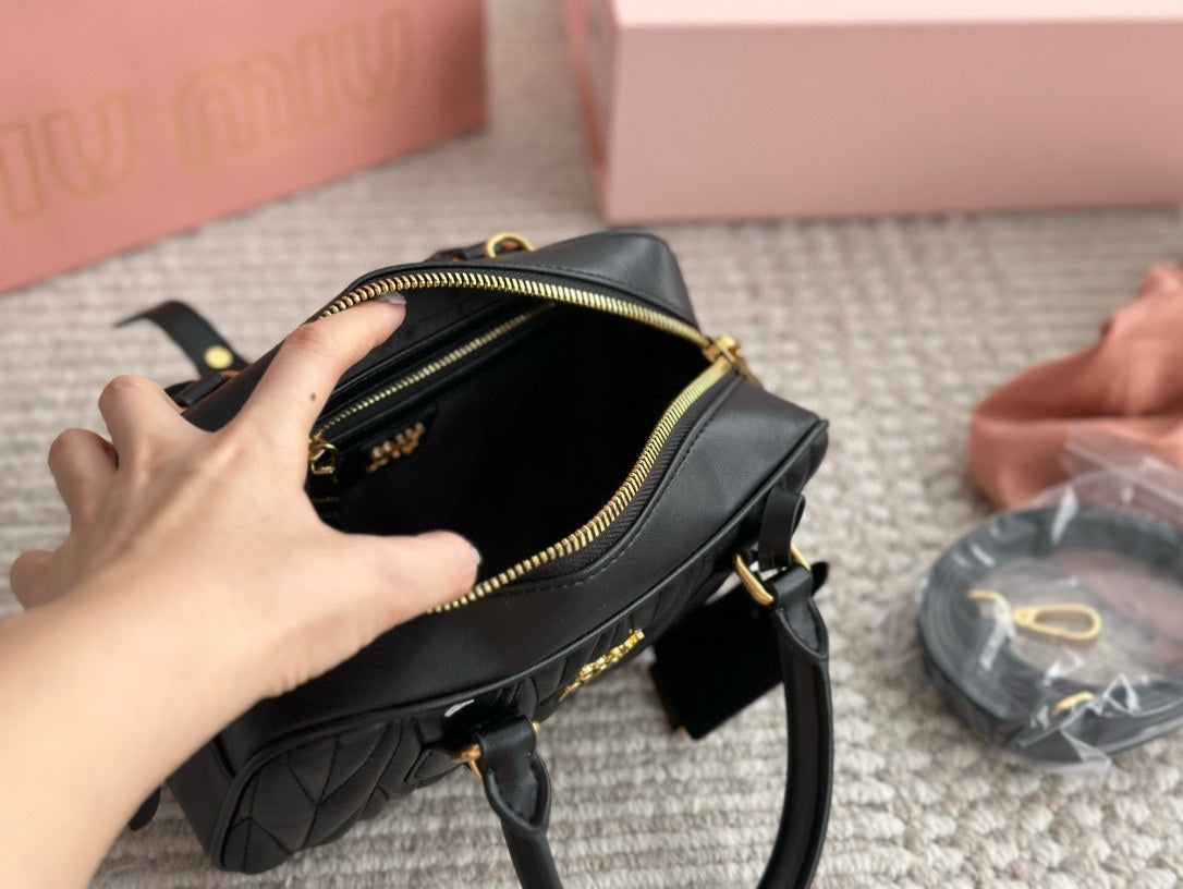 Miumiu Fashion Handbag Black Tote Bag