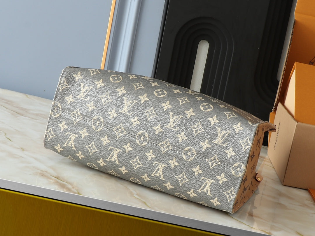 Louis Vuitton Monogram Canvas Bag 35 x 27 x 14 cm