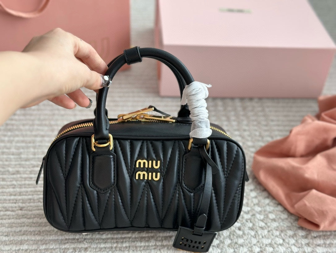 Miumiu Fashion Handbag Black Tote Bag