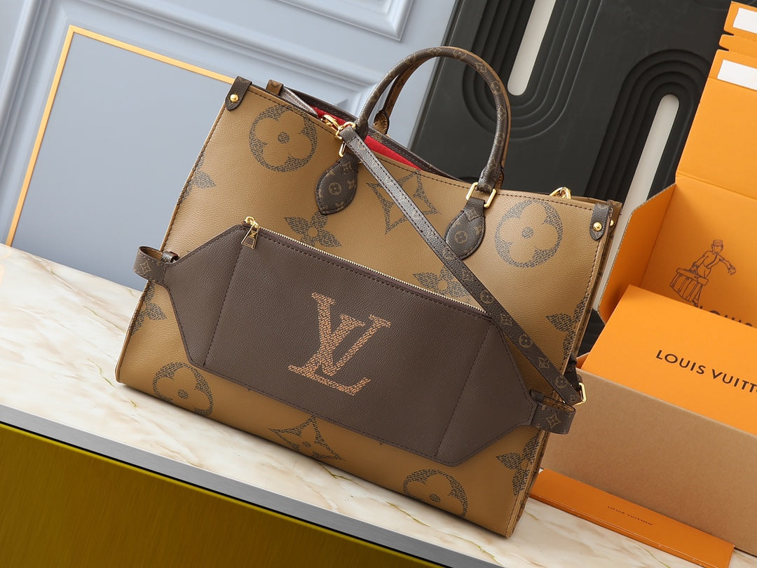 LOUIS VUITTON Reverse Monogram Giant Onthego Voyage