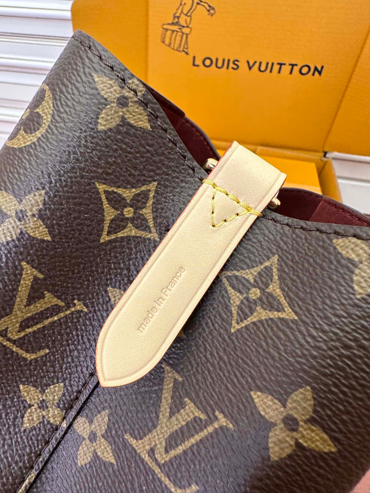 Louis Vuitton Néonoé BB in Monogram Handbag