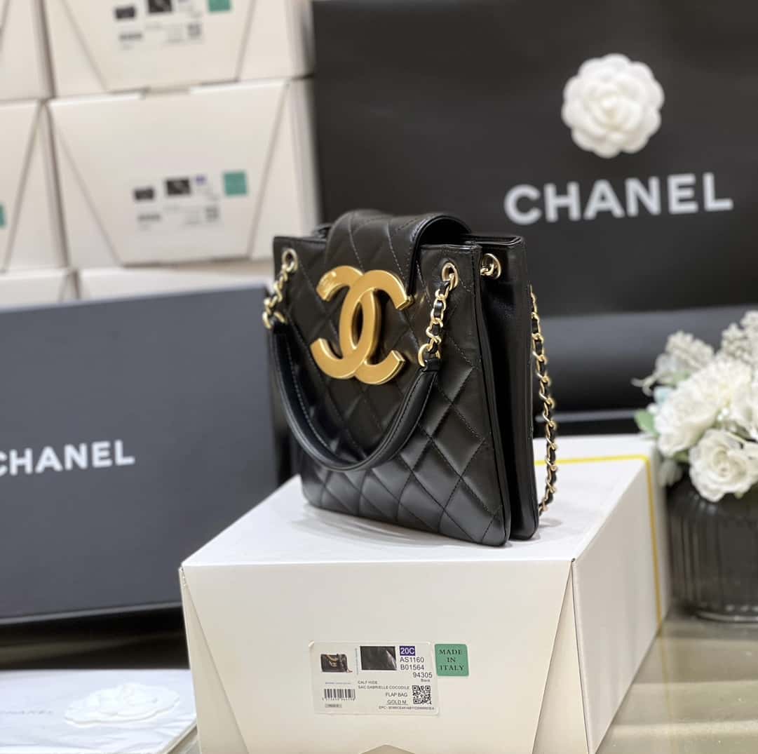 CHANEL 24C Street Style Party Style Elegant Style Logo Shoulder Bags 17.5x20x5cm