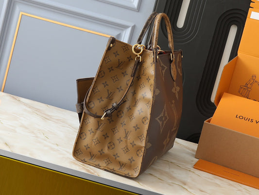 LOUIS VUITTON Reverse Monogram Giant Onthego Voyage