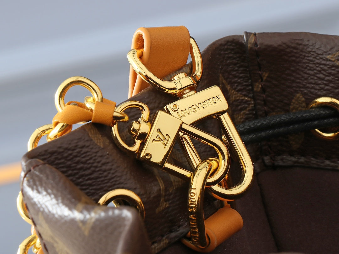 Louis Vuitton 2025 Cruise Noe Trunk bucket bag 22 x 25 x 8 cm