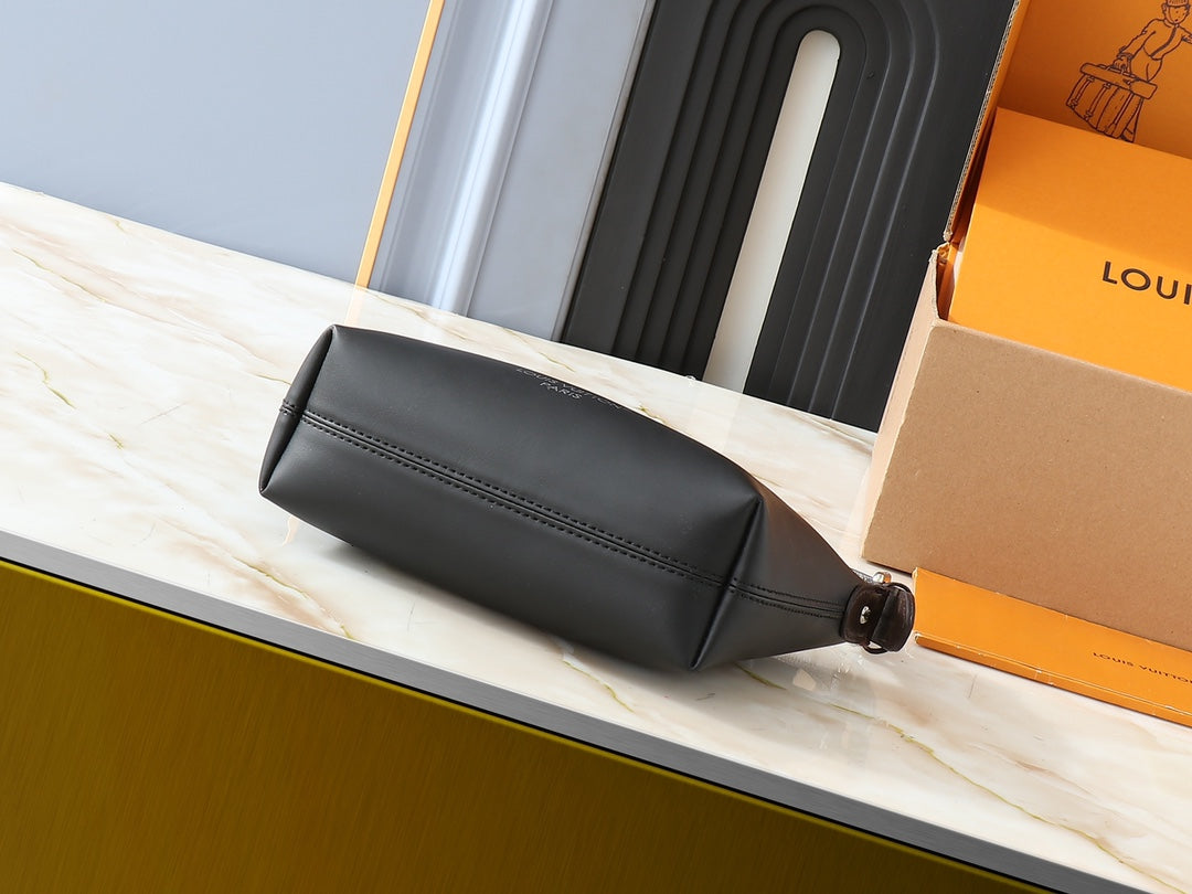 Louis Vuitton LV Hills Pochette Classic Black 20.5x6x16cm