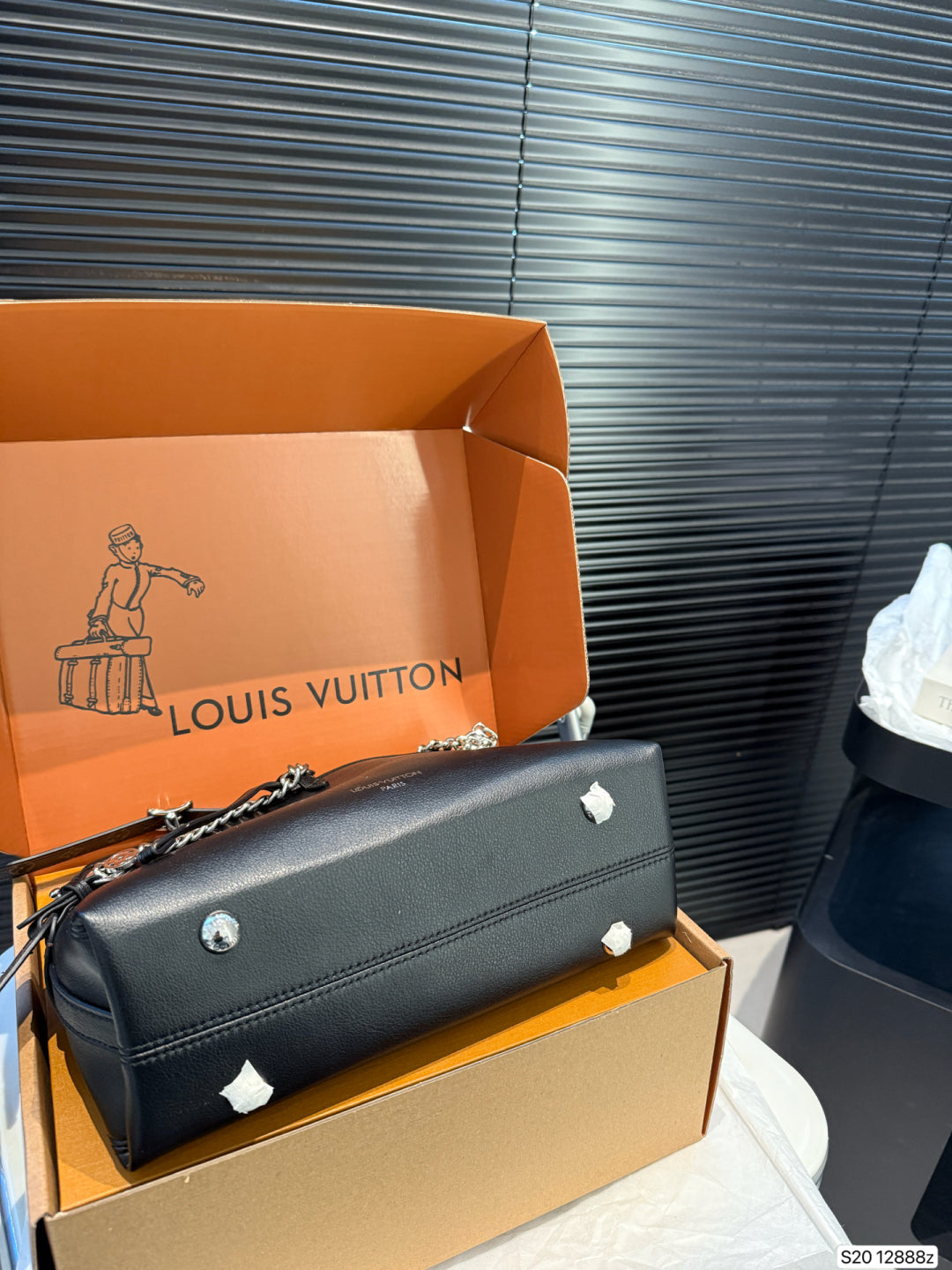 LV Louis Vuitton Carryall Crossbody Bag 26x18cm