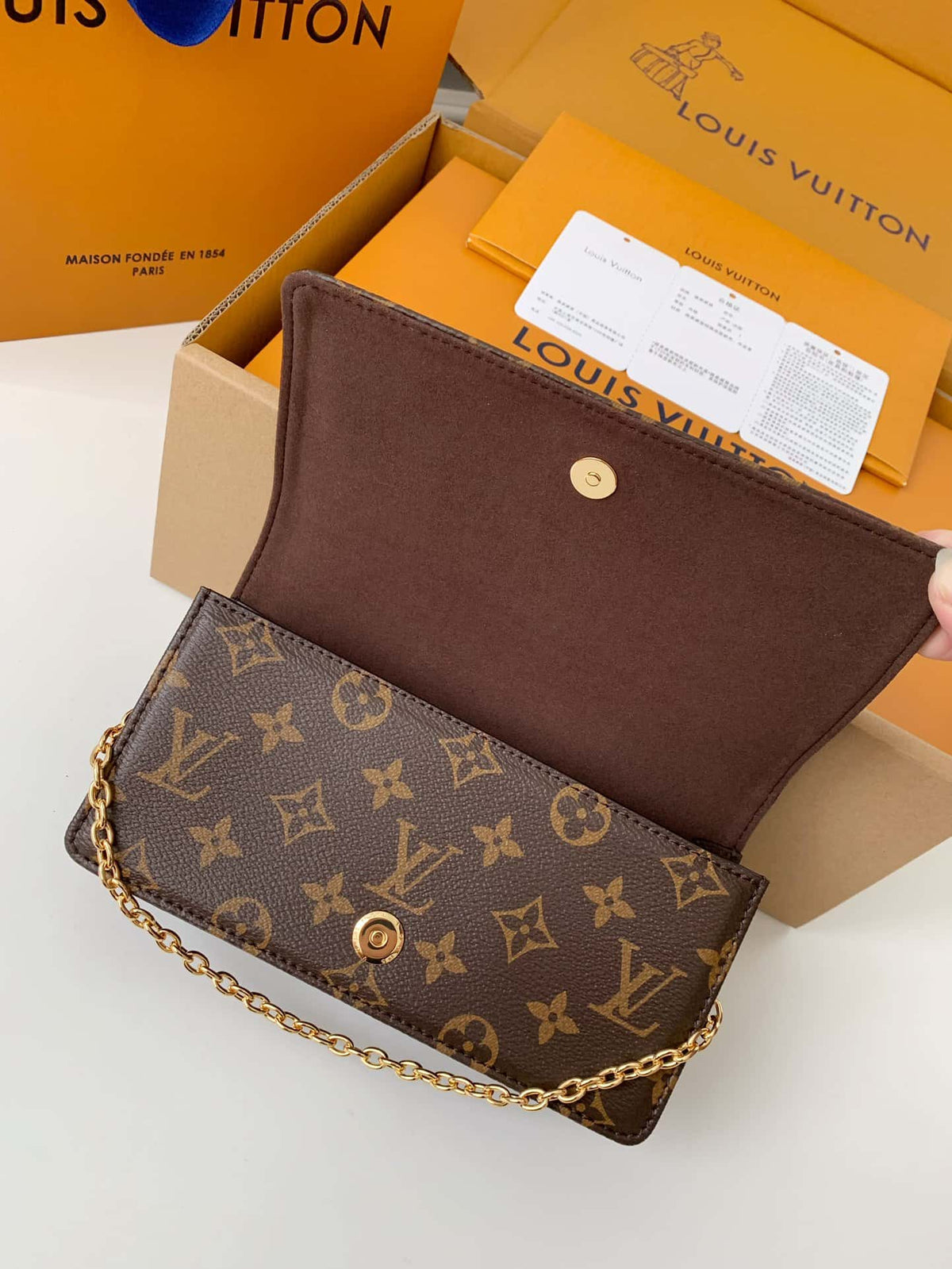 Lo vu Lily woc chain bag