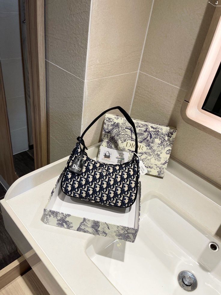New Arrival Bags DIR 317 22 x 7 x 13 cm 8.8 x 2,8 x 5,2 inches