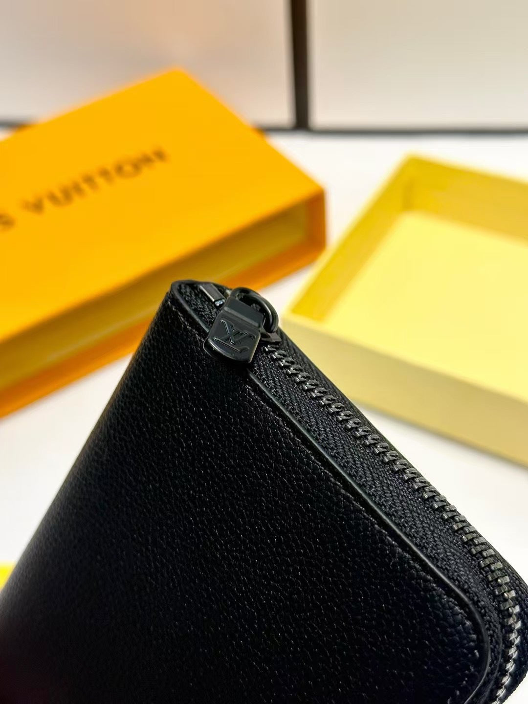 LV Louis Vuitton Classic Simple Black Clutch Bag 19x10cm
