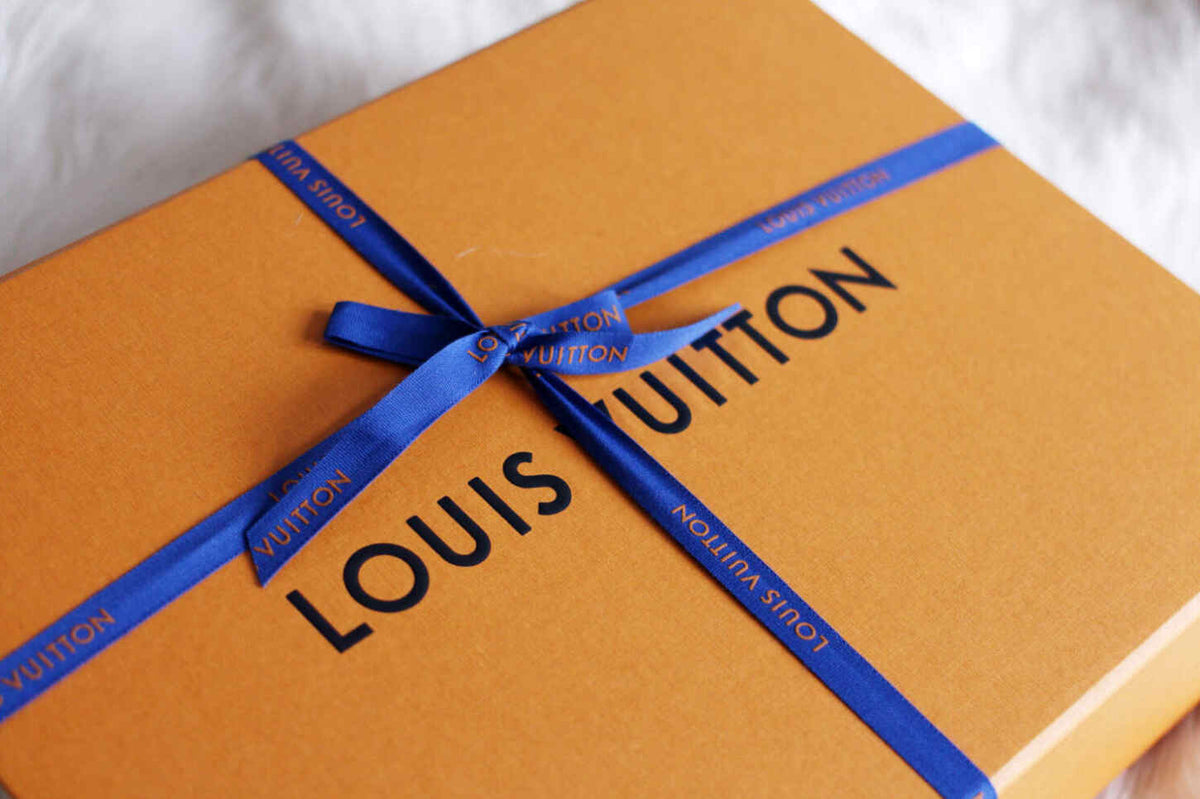 Louis Vuitton Pochette Metis Bag