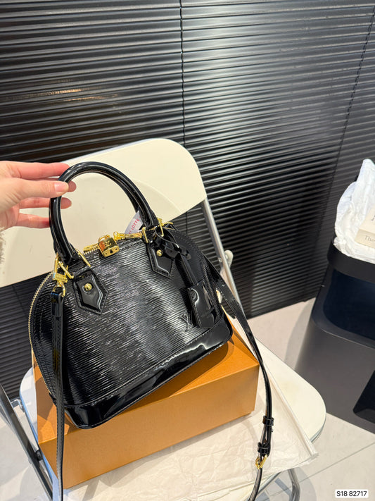 Louis Vuitton LV Black Tote Bag Water Wave Shell Bag 24x18cm