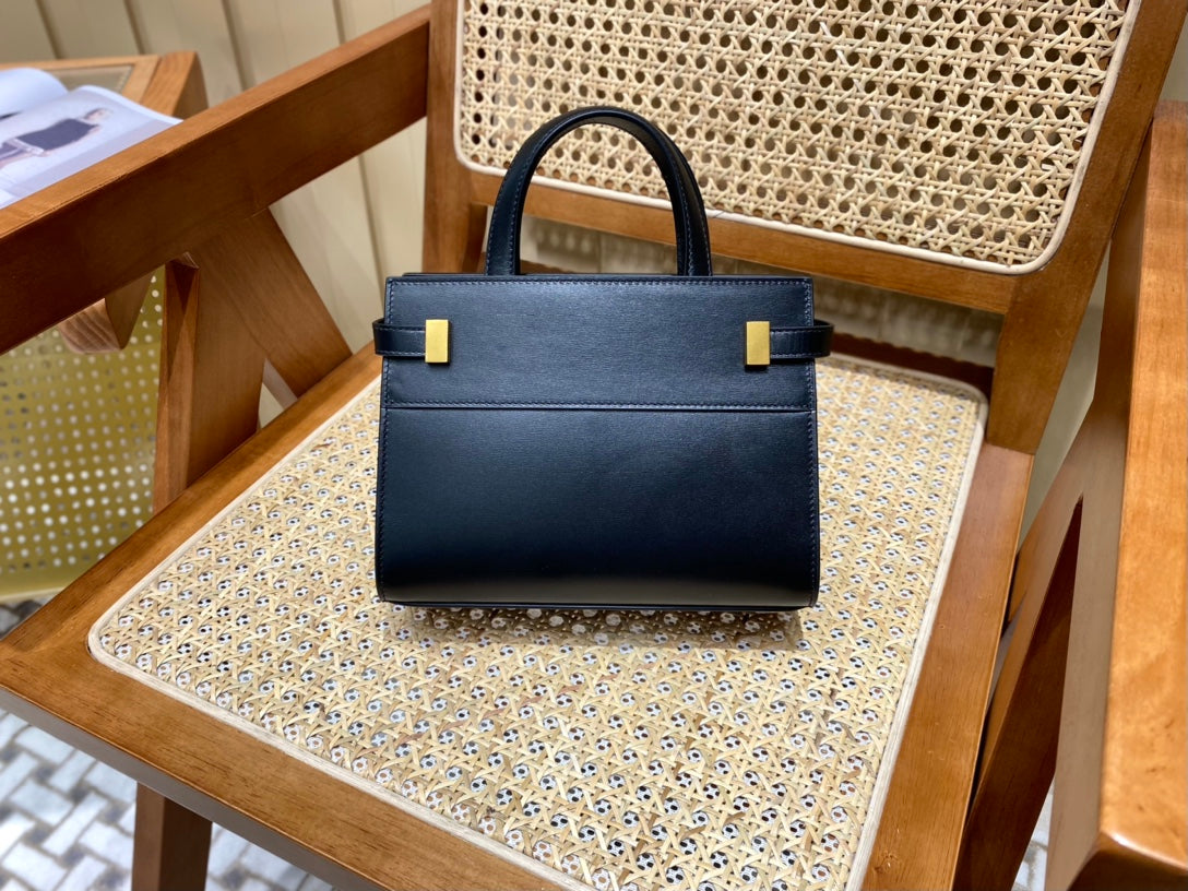 YSL Manhattan Nano Bag Black 593741 21x16x9cm