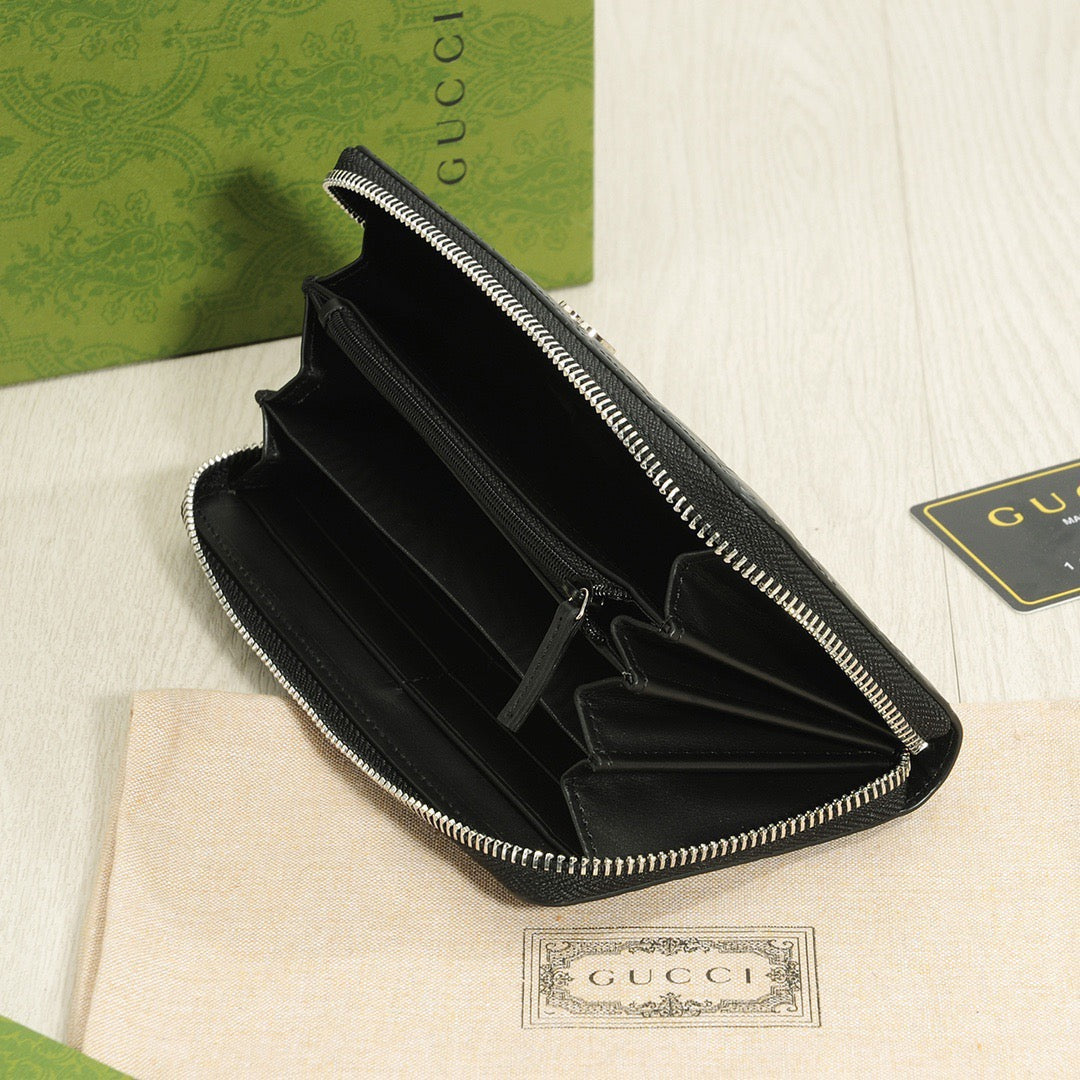 Gucci Single Zipper Handbag Black 20x10cm