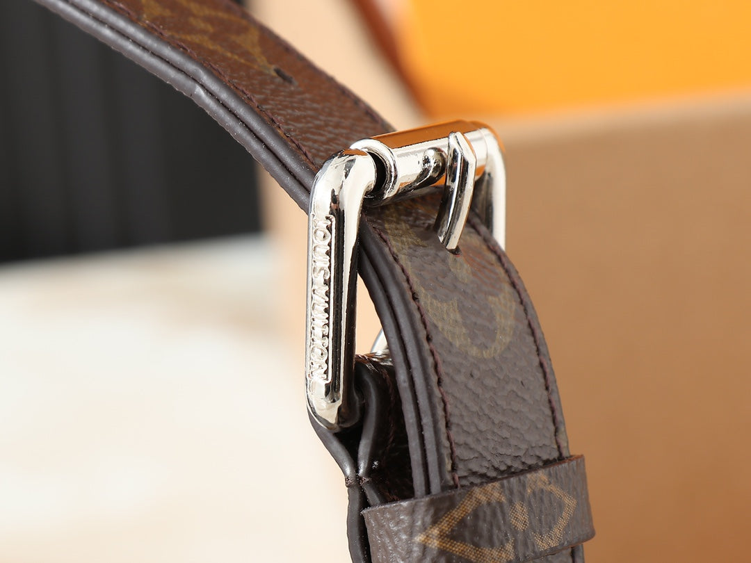 Louis Vuitton LV Hills Pochette Classic Black 20.5x6x16cm