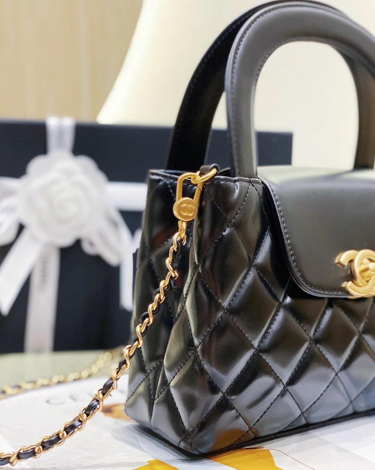 CC Mini Shopping Bag Shiny Aged Calfskin & Gold-Tone Metal Black 13 x 19 x 7 cm