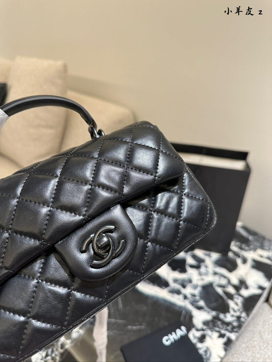 CHANEL Classic Black Lambskin Tote Bag 20×13×9cm