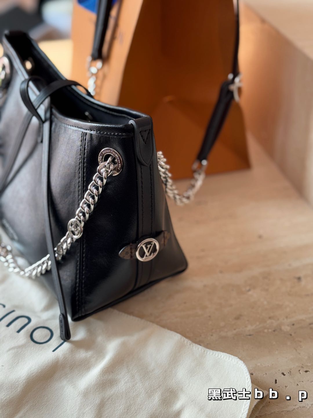 Louis Vuitton LV Black Tote Bag Slidable Metal Chain 26x17cm