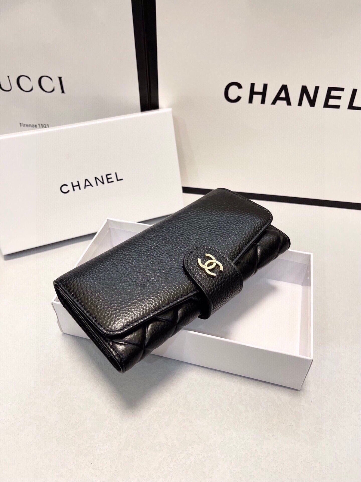 CHANEL Leather Bifold Wallet Classic In Black 19x10cm