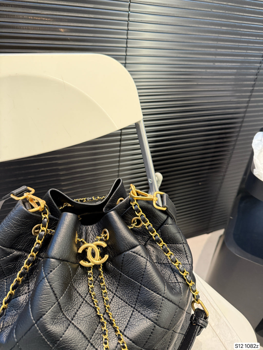 Louis Vuitton LV Black Tote Bag Slidable Metal Chain 26x17cm