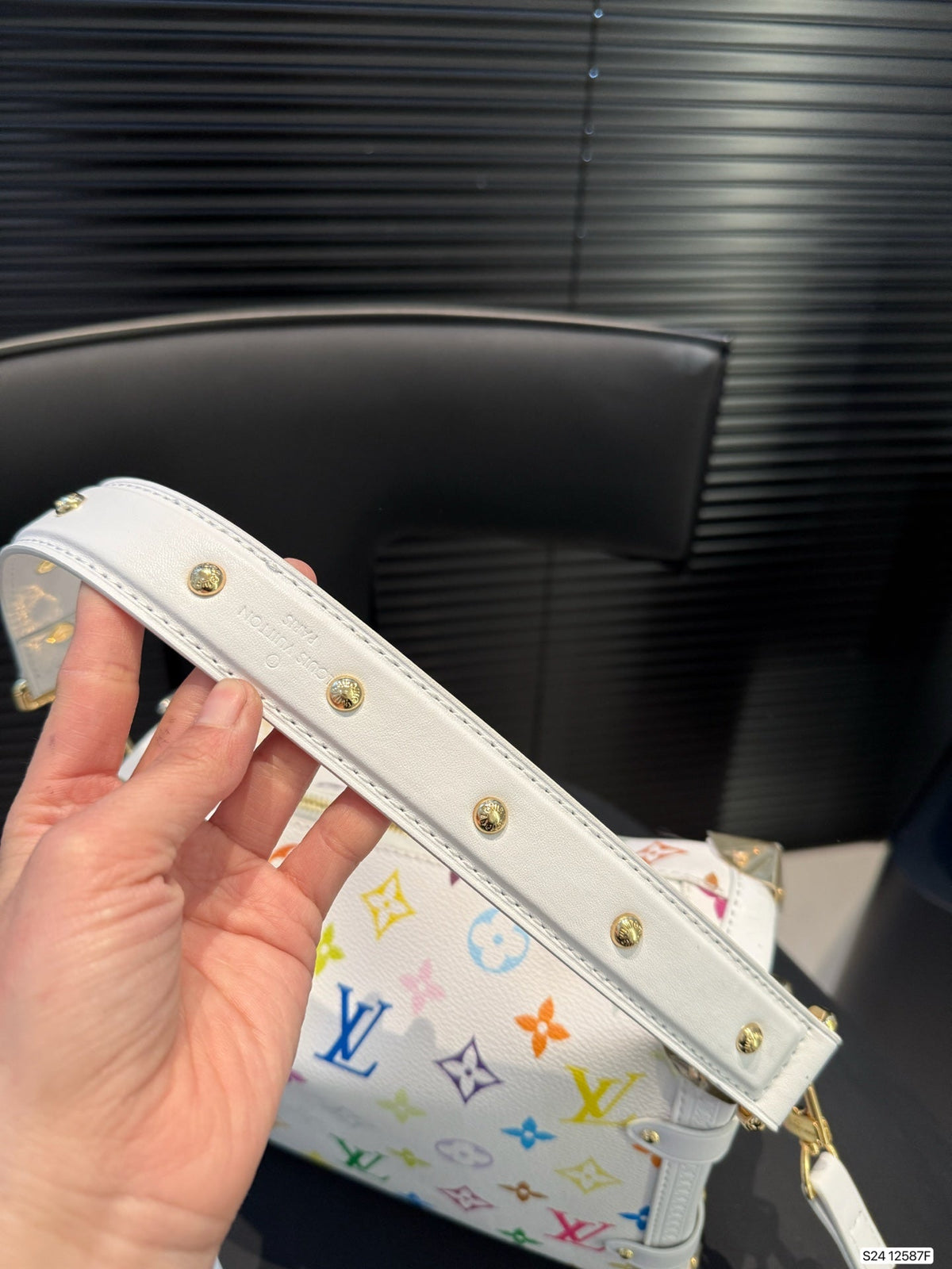 Louis Vuitton LV Trend White Tote Bag Crossbody 23x16cm