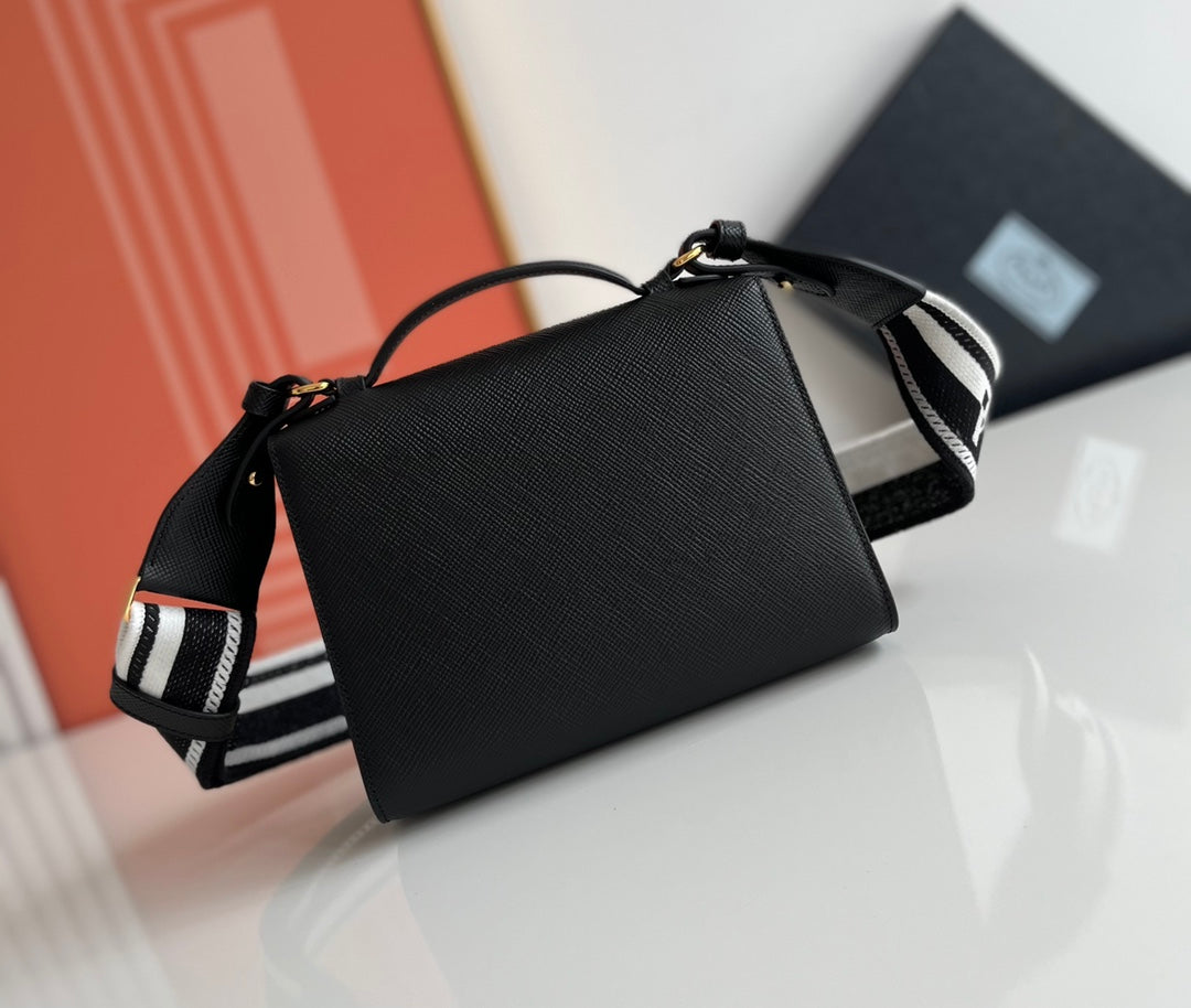 Prada Monochrome Saffiano 21 Leather Bag in Black 21x14x6.5cm