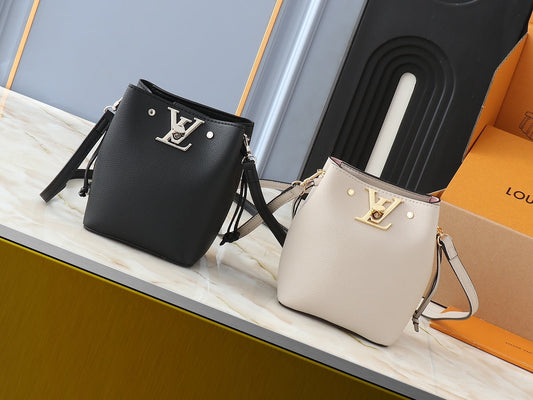 Louis Vuitton LV Tiny Nano Lockme Bucket Shoulder Bag 13.5x16.0x10.0cm