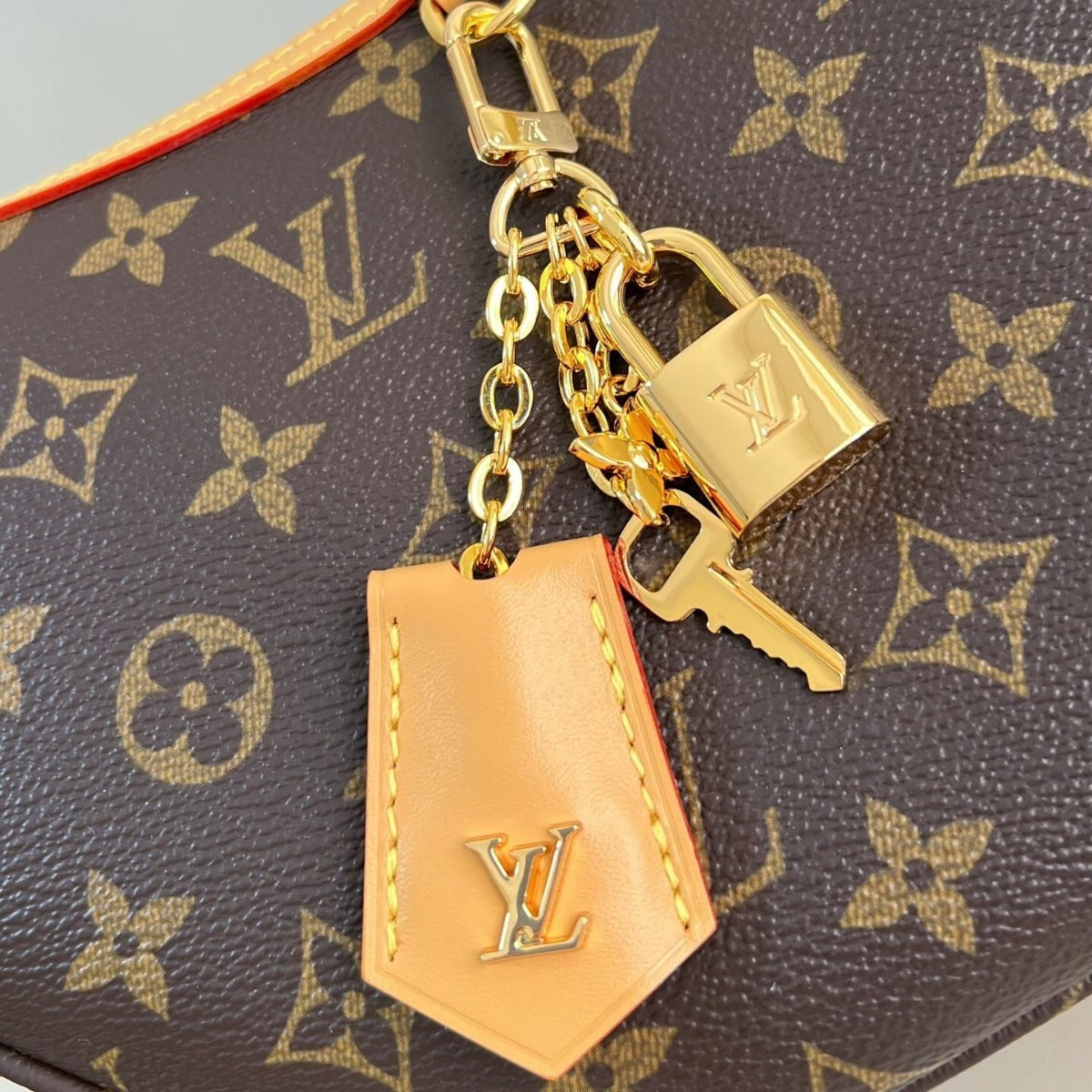LOUIS VUITTON Looping Brown M12939 Monogram Bag 11 x 5.9 x 2.8 in