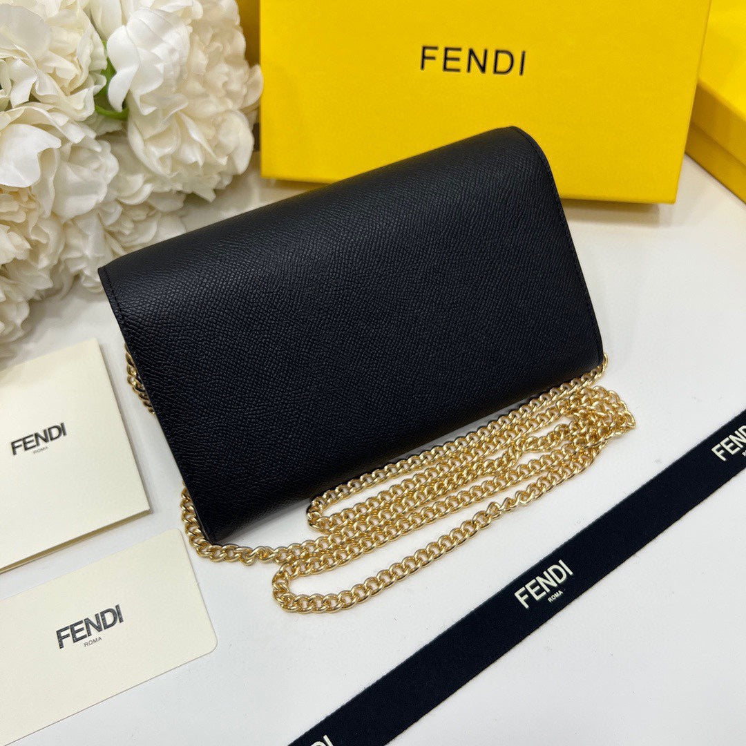 Fendi Chain Wallet Bag Black Trend 19x10.5x3.5cm
