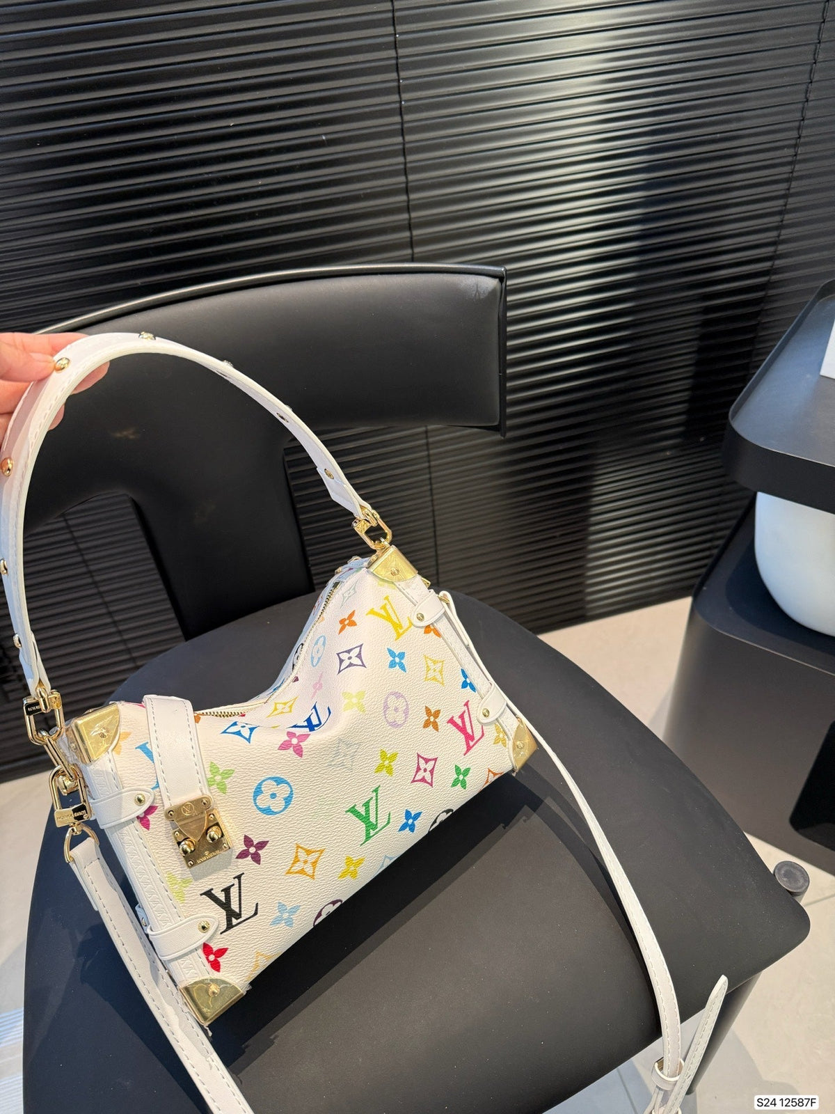 Louis Vuitton LV Trend White Tote Bag Crossbody 23x16cm